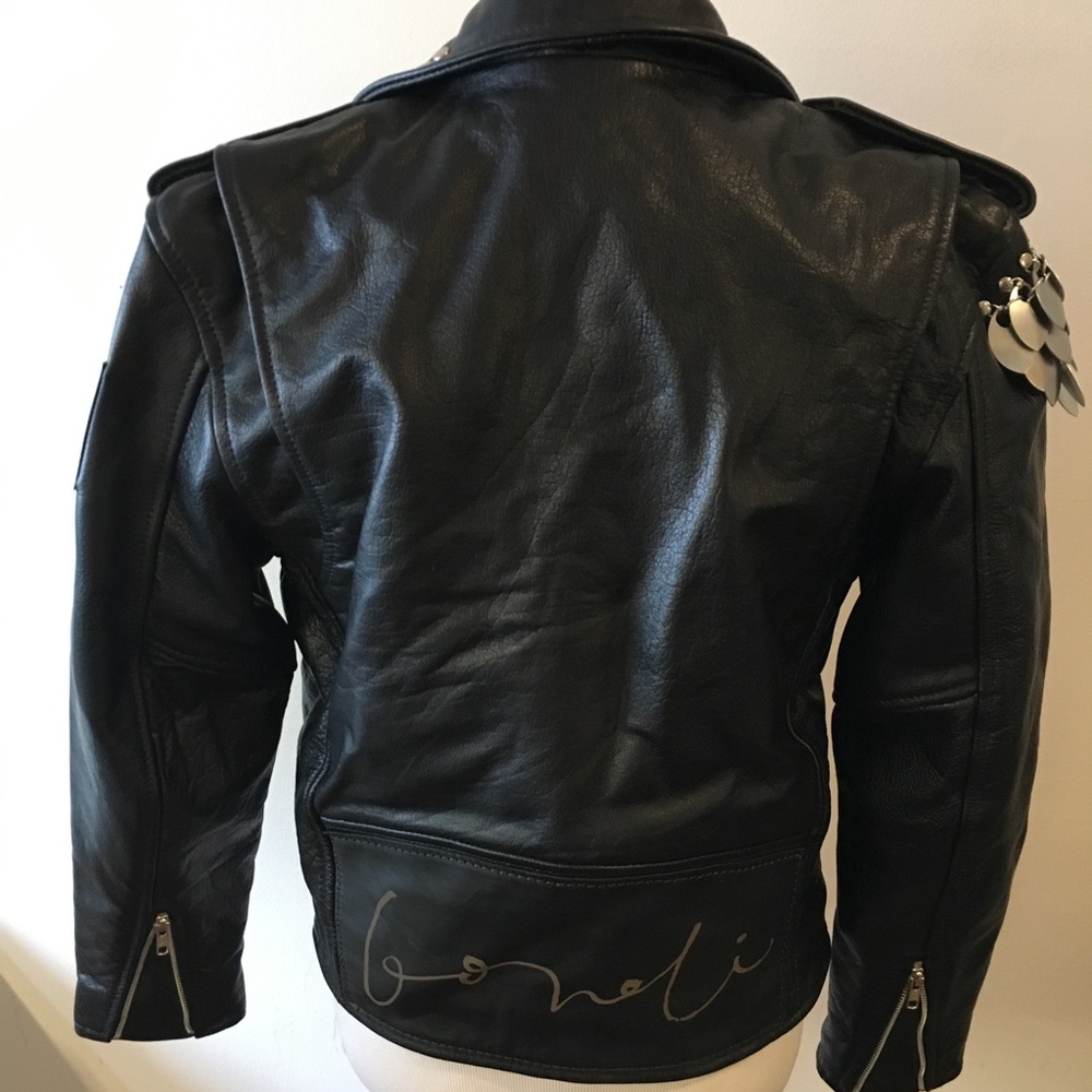 Understated Leather Jacket With Shoulder Detail - image 5